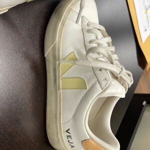 Veja | Leather Sneakers
